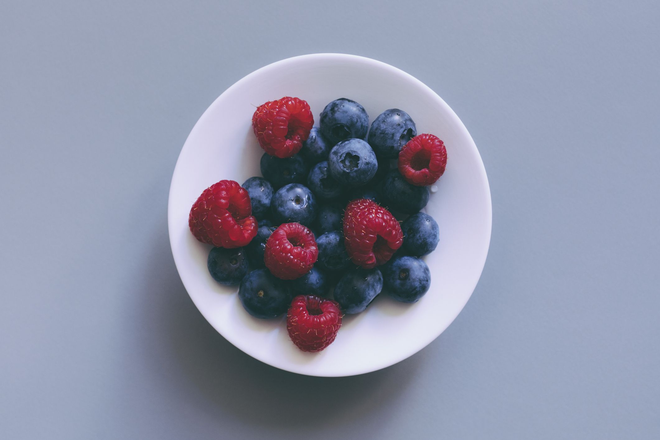 14 frutas bajas en carbohidratos que los nutricionistas dicen que usted nunca debe cortar de su dieta