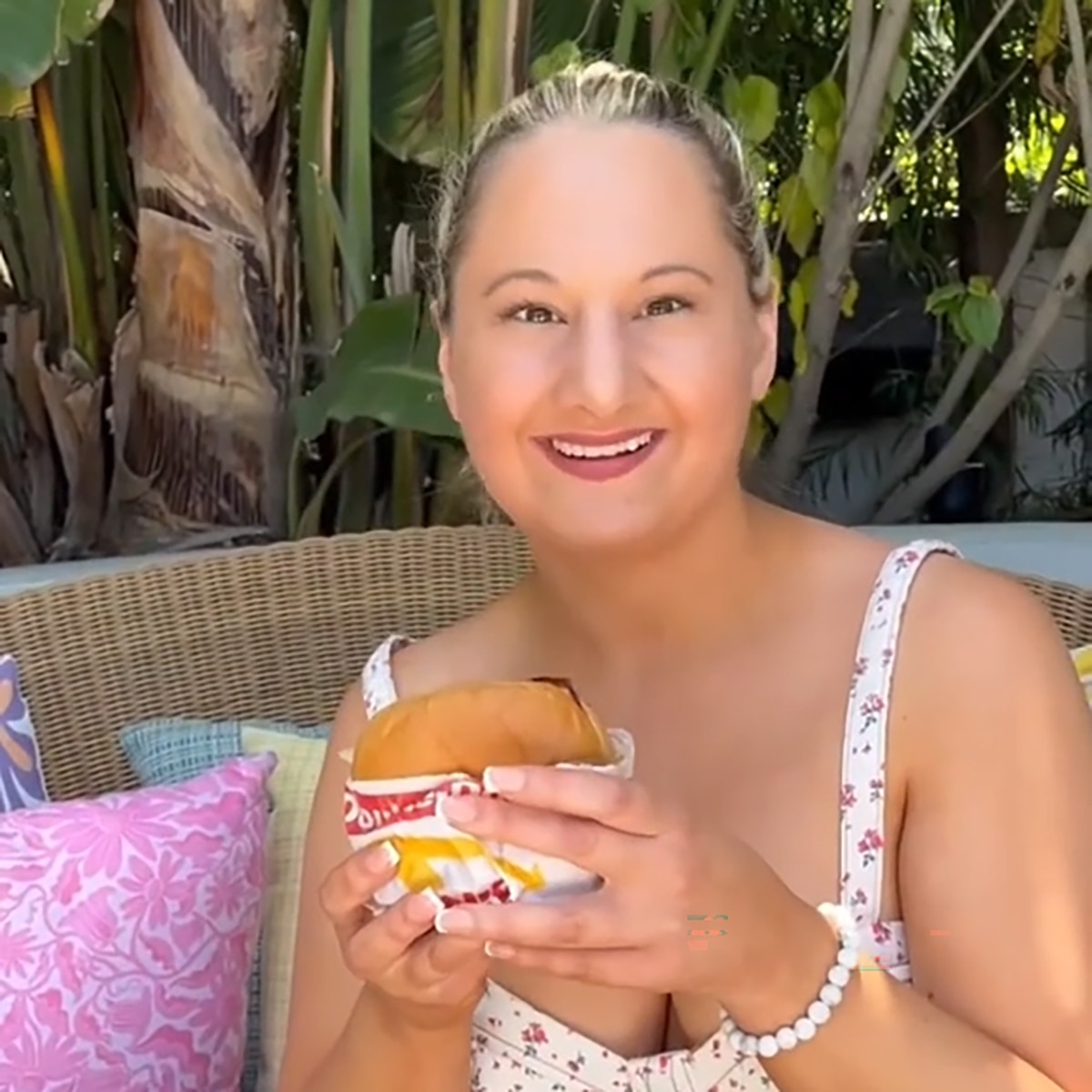 Gypsy Rose Blanchard prueba su primera hamburguesa de In-N-Out y da su sincera opinión