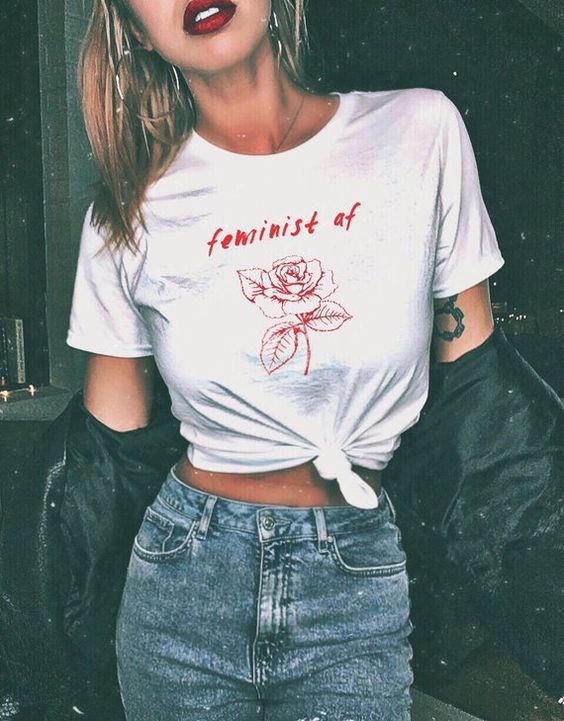 Camisetas sexys con lemas feministas