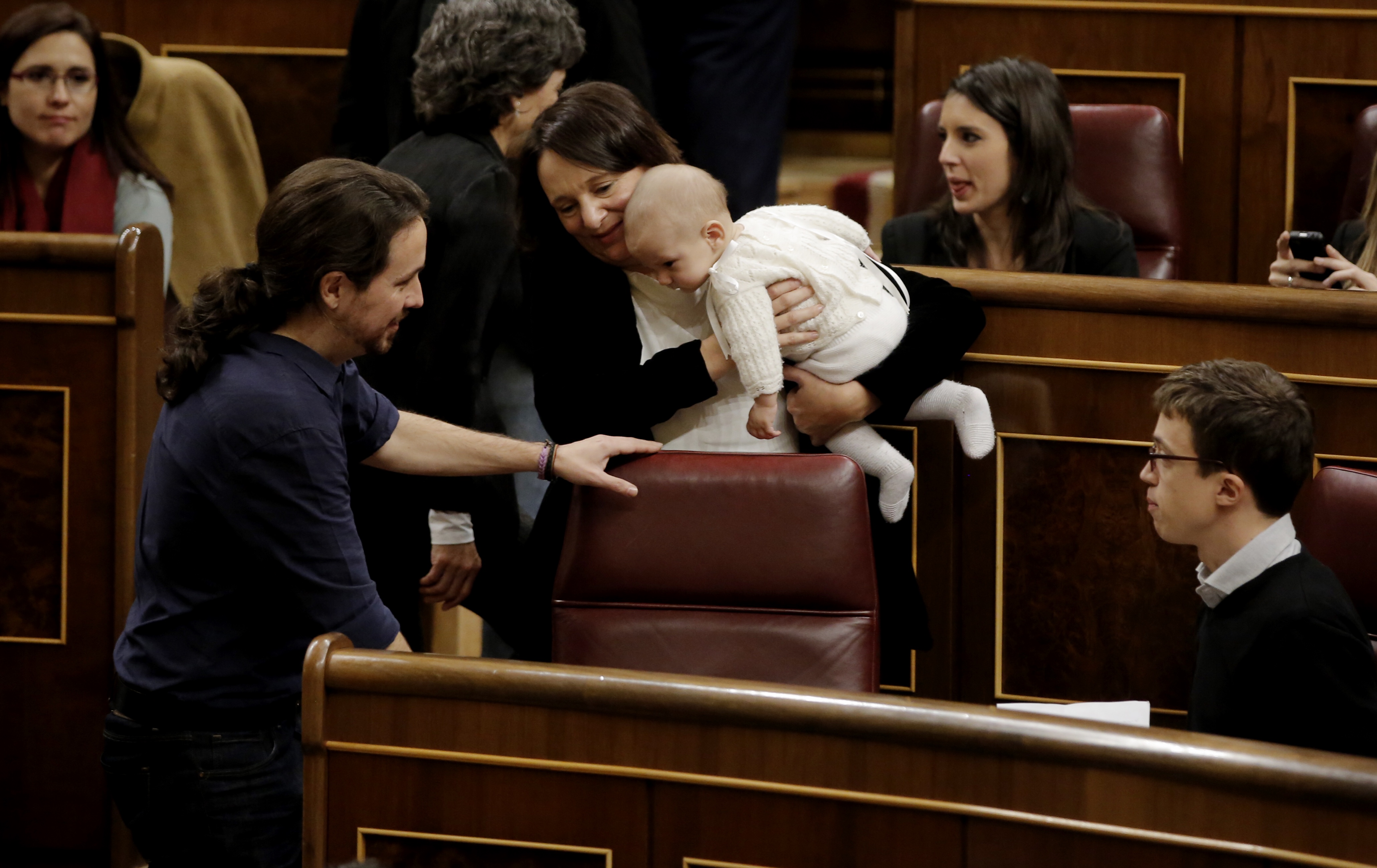 Polémica por el bebé en el congreso