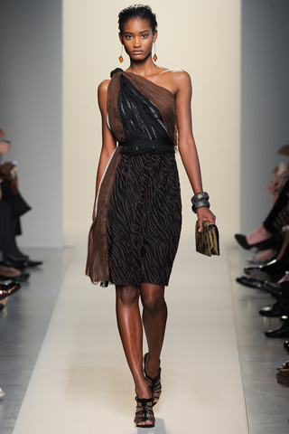 bottega_veneta___pasarela_103794647_320x480