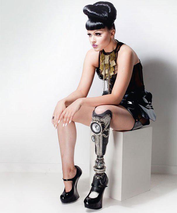 Ortopedia de diseño y Viktoria Modesta