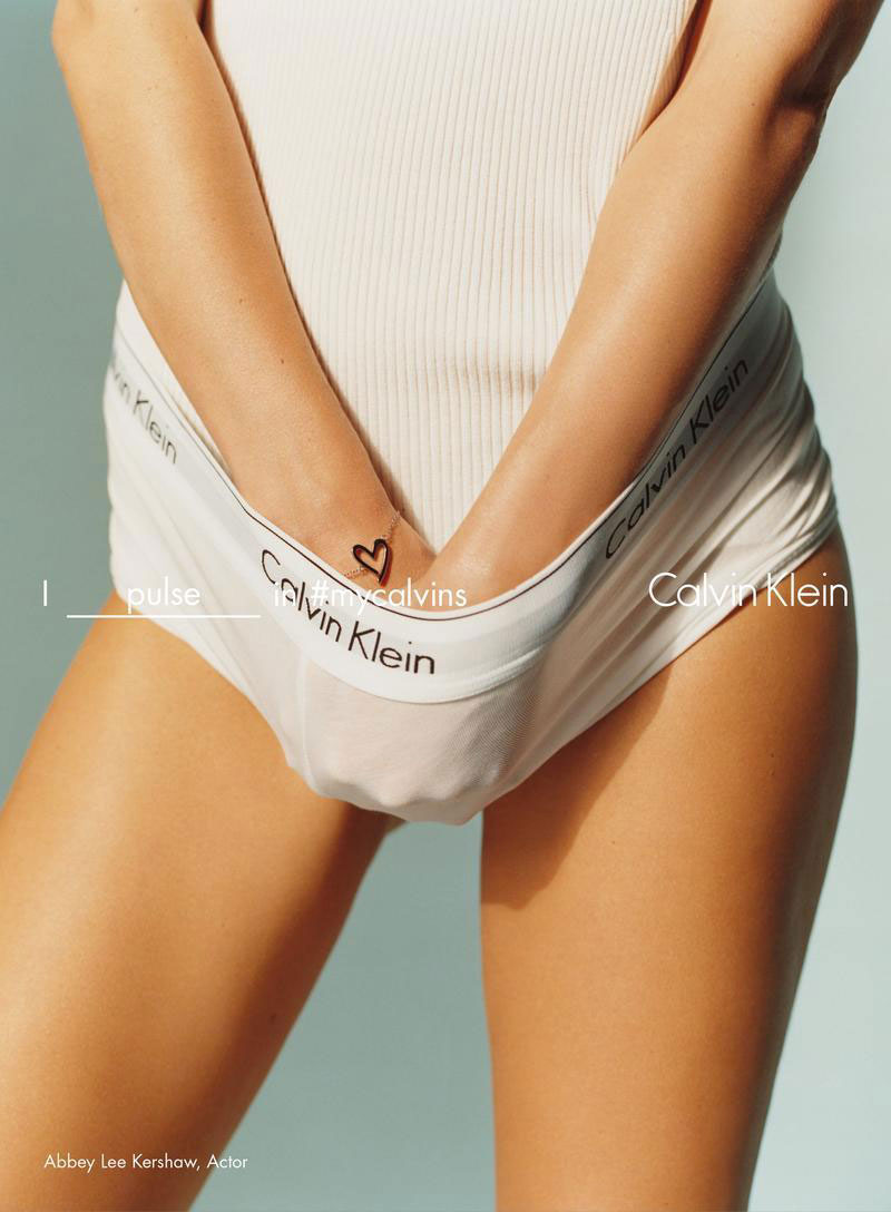 'Erótica', la polémica campaña de Calvin Klein 