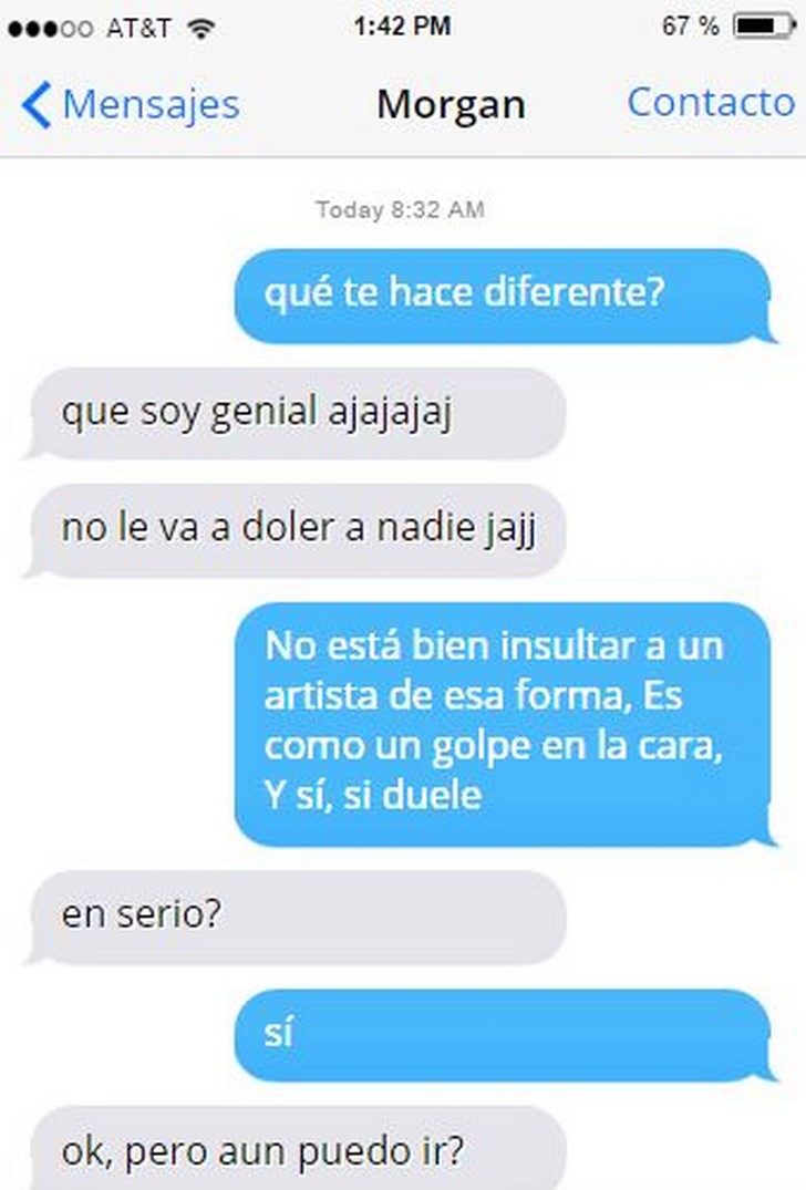 Conversación entre chica y tatuador