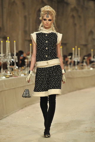 chanel___pasarela_507856198_320x480