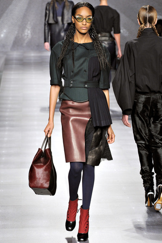 fendi____pasarela__237445472_320x480