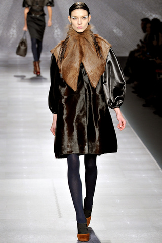 fendi____pasarela__437176798_320x480