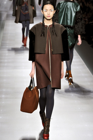 fendi____pasarela__519051281_320x480