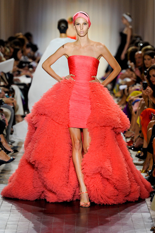 giambattista_valli___pasarela_432320231_320x480