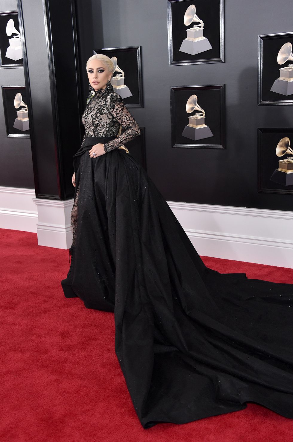 Mejores looks de los premios Grammy 2018