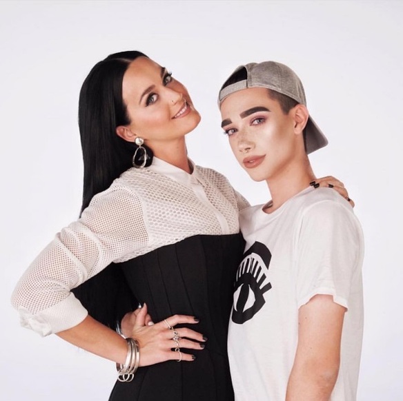 James Charles, primer chico imagen de una marca de maquillaje