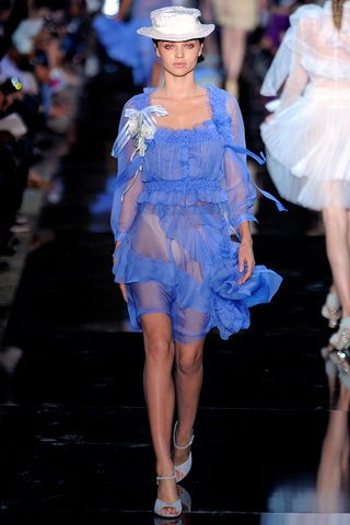 john_galliano___pasarela_676012578_320x480