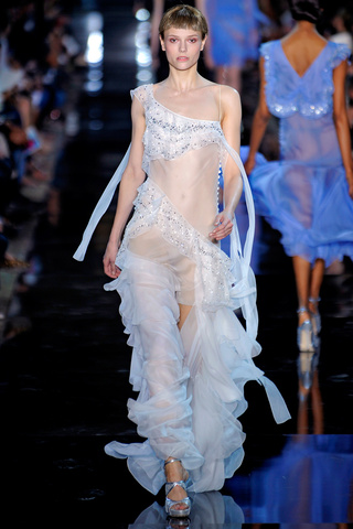 john_galliano___pasarela_877211652_320x480