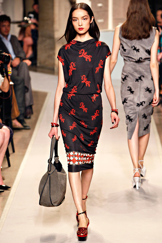 loewe___pasarela_978659048_320x480