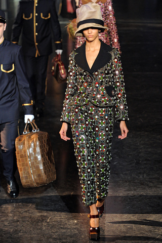 louis_vuitton___pasarela_158746052_320x480