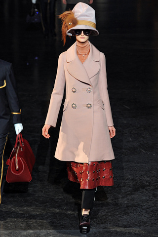 louis_vuitton___pasarela_29337001_320x480