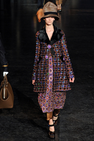 louis_vuitton___pasarela_326796802_320x480