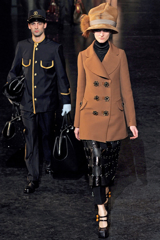 louis_vuitton___pasarela_472610184_320x480