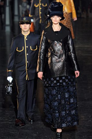 louis_vuitton___pasarela_534851092_320x480