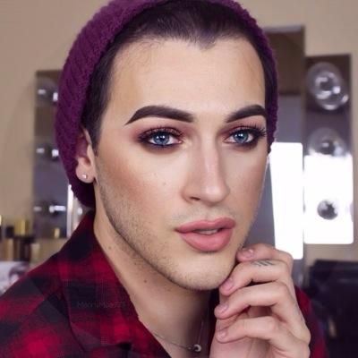 Manny MUA, vlogger de belleza