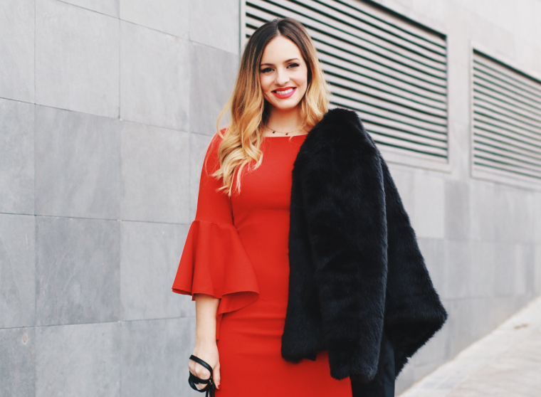 Invitadas de boda con vestido rojo