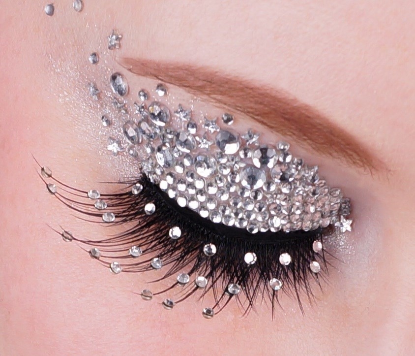 Maquillaje eyeliner strass