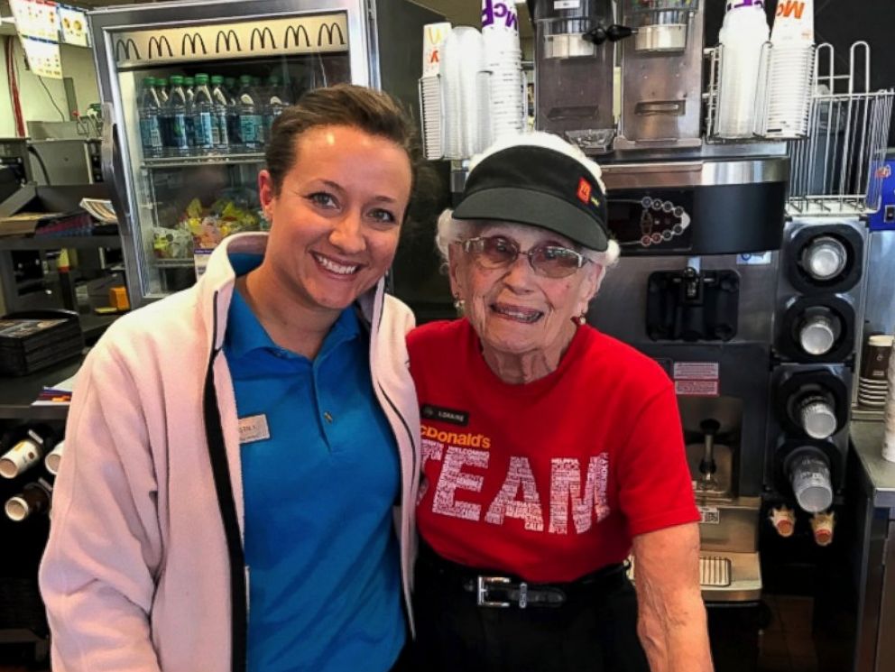 Mujer de 94 años trabajadora de McDonalds