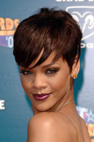 rihanna12_v_30sep11_pa_b