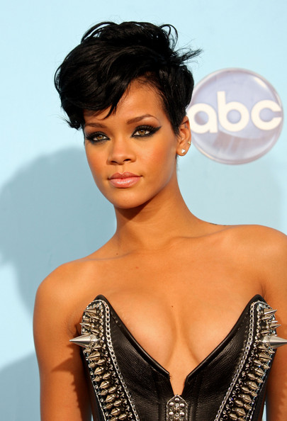 rihanna-tercera-%c3%a9poca-punk-2