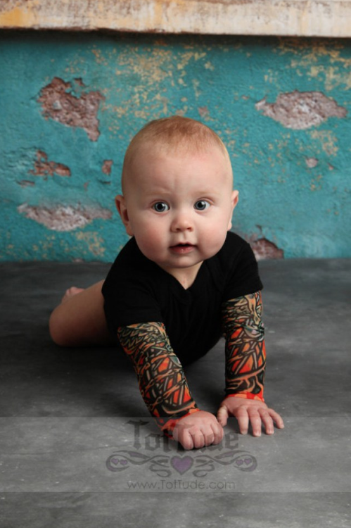 Ropa de tatuajes para bebés