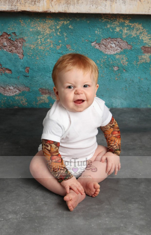 Ropa de tatuajes para bebés