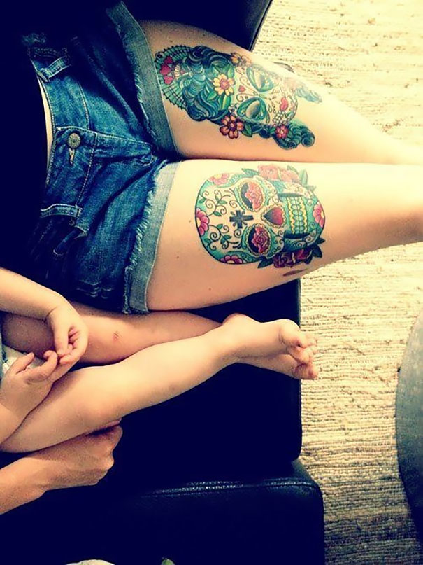 Padres tatuados con sus bebés