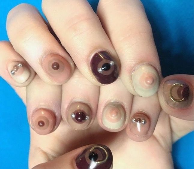 Tendencia uñas con vagina 