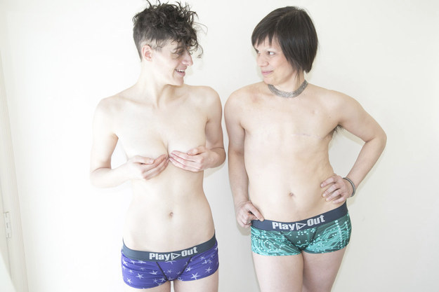 Play Out Underwear, modelos supervivientes al cáncer de mama