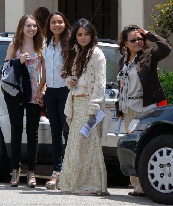 Vanessa Hudgens style