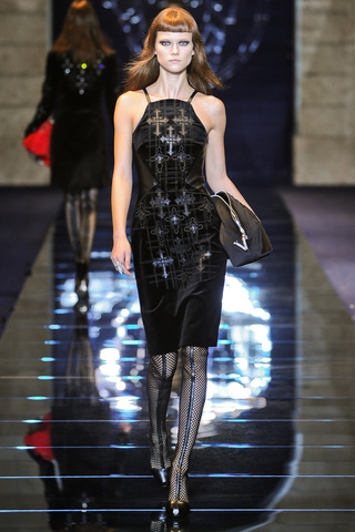 versace___pasarela_462047724_320x480