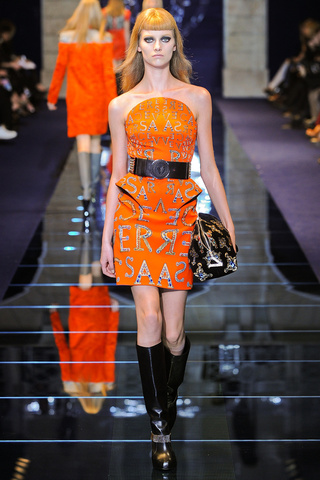 versace___pasarela_857889787_320x480