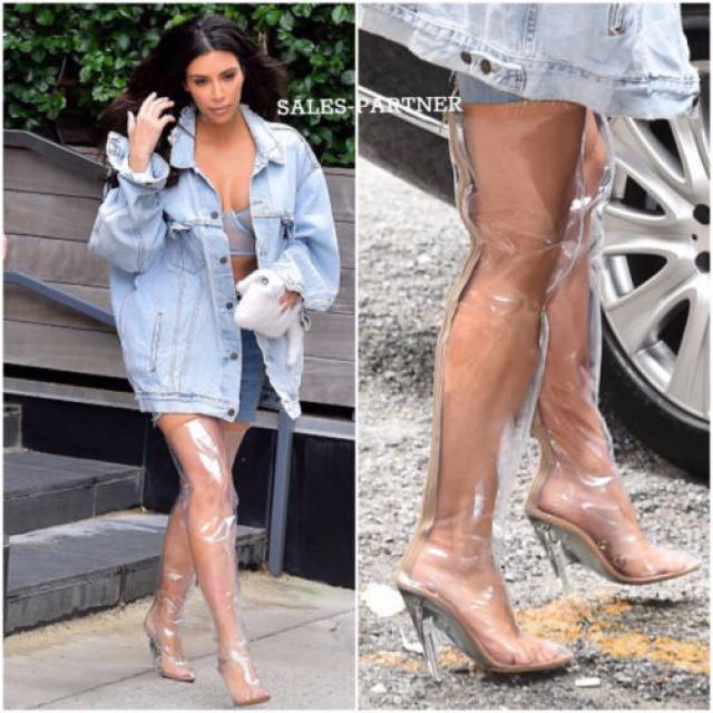 Zapatos transparentes de Kim Kardashian