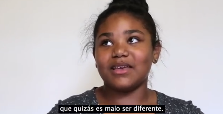 niños hablando de racismo