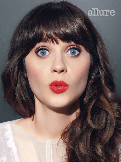 maquillaje ojos azules labios rojos