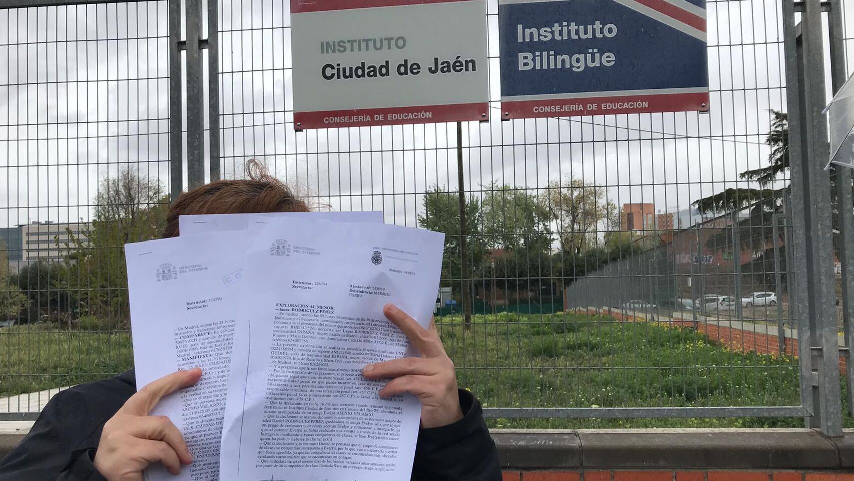 Adolescente se suicida en Madrid y deja una misteriosa NOTA DE SUICIDIO en el móvil