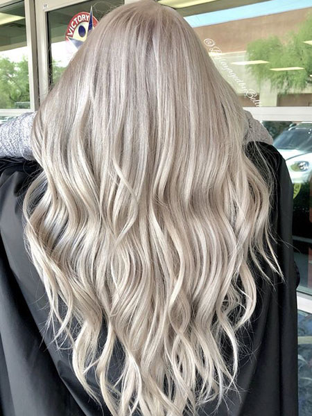 20 ideas de color de pelo de plata para las mujeres atrevidas 4