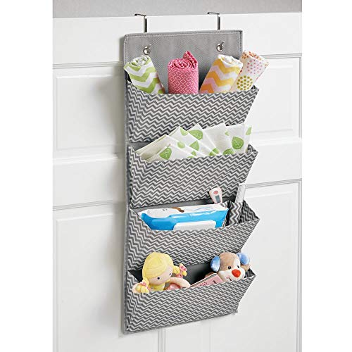 mDesign colgador ropa - Organizador armarios con 4 bolsillos de polipropileno transpirable - Perchero puerta multiusos ideal para el cuarto de los niños o el interior de sus armarios