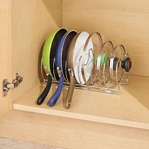 mDesign Organizador de sartenes y tapaderas – Soporte de metal cromado con 6 compartimentos para sartenes y tapas de ollas – Organizador de cajones y armarios de cocina