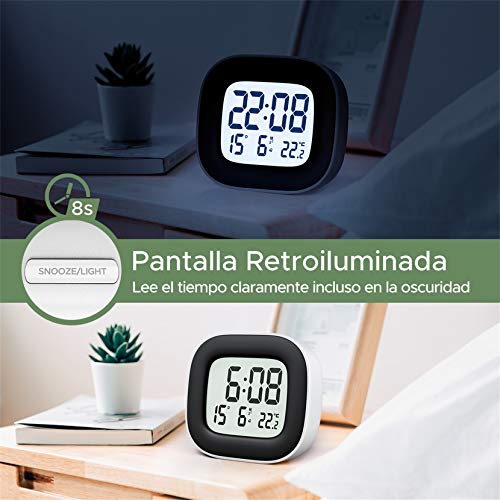 Mpow Reloj Despertador Digital con Luz de Noche, Reloj de Viaje con Pilas, Zumbador Alarma, Fecha, Temperatura, Función Snooze, 12/24 Horas, Fácil de Llevar, para Dormitorio Oficina Viaje