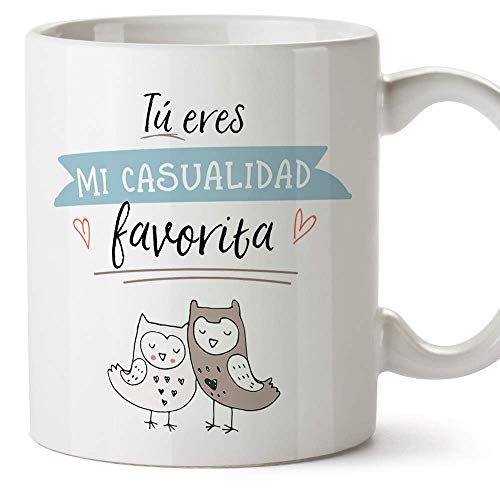 MUGFFINS Taza San Valentín (Te quiero) - Eres mi casualidad favorita búhos - Regalos Originales y Divertidos de Aniversario para Novios, Enamorados, Pareja.