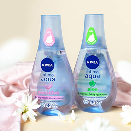 Nivea Intimo Aqua Sensitive - Mousse de limpieza calmante en pack de 3 (3 x 250 ml), loción de lavado para el cuidado íntimo y espuma de limpieza suave con agua termal y pantenol