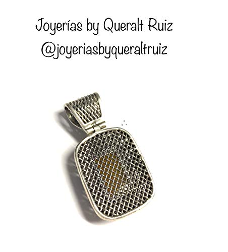 Queralt Ruiz TIsab21 Colgante Filigrana en Plata de Primera Ley con Esmalte al Fuego. Hecho a Mano. Medidas: 4,5cm de Largo y 2,1cm de Ancho. Aproximadamente. Joyerías by