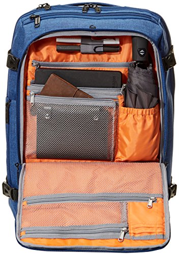 AmazonBasics - Mochila compacta de viaje, Azul, para viajes de fin de semana