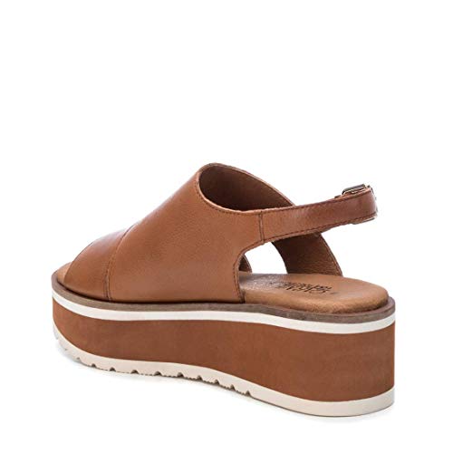 CARMELA - Sandalia de Cuña para Mujer - Sandalia con Tira y Cierre de Hebilla - Tacón 6 cm - Color Camel - Talla 37